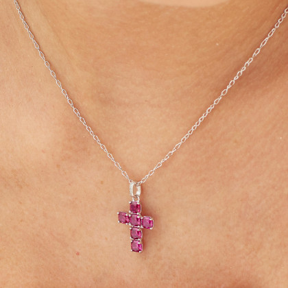 Prívesok krížik so zirkónmi Brosway Fancy Passion Ruby FPR12