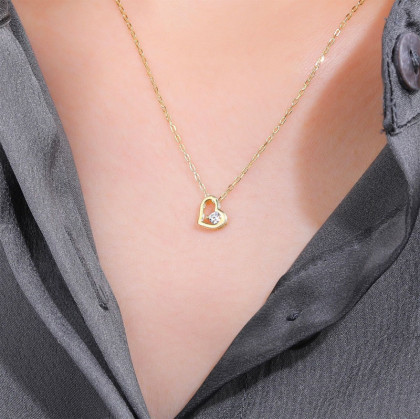 Strieborný náhrdelník srdca so zirkónom 3142940001