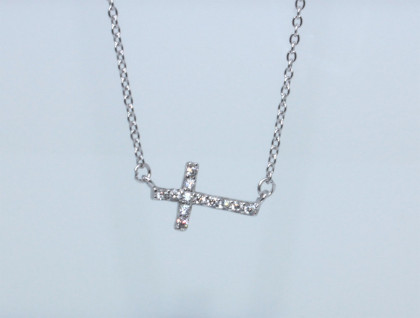 Strieborný náhrdelník s krížikom 307064