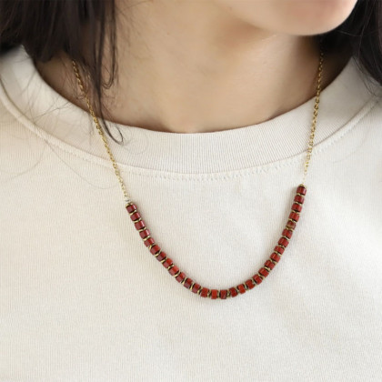 Náhrdelník s červeným minerálom z chirurgickej ocele NSS1014R