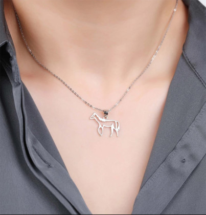 Strieborný prívesok na krk koníček 305336004