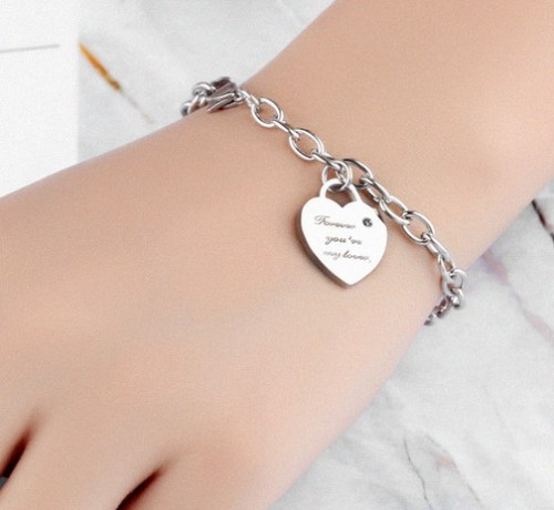Oceľový náramok na ruku so srdiečkom SEGS1051ST