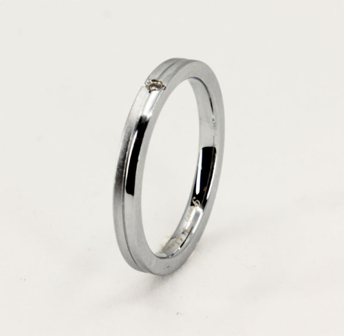 Minimalistický prsteň z chirurgickej ocele s diamantom GRSD25