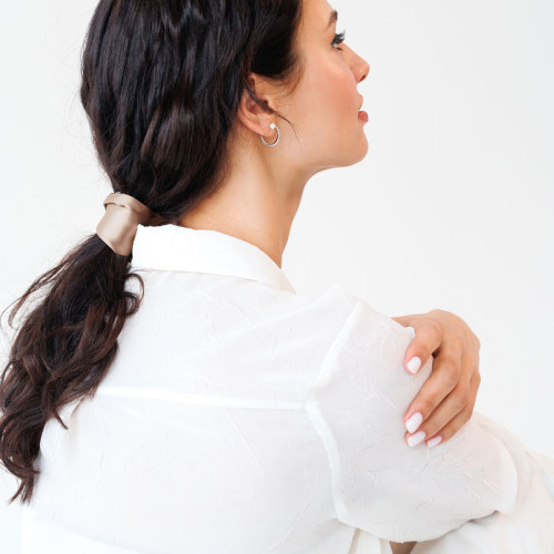 Dámske strieborné náušnice so zirkónmi a perlou SK23223EW