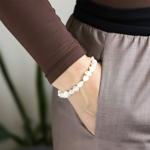 Elegantný náramok z chirurgickej ocele a perál BSS1116