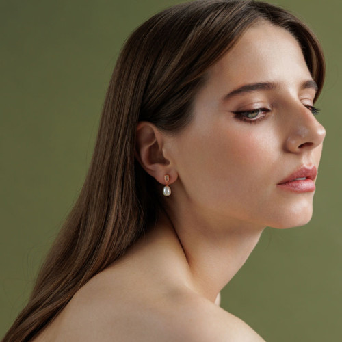 Strieborné náušnice so zirkónmi a perlami SK26109GEW