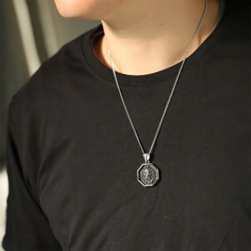 Pánsky náhrdelník z chirurgickej ocele lev PSS1125