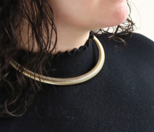 Pevný pozlátený náhrdelník chirurgická oceľ MNSS58GD