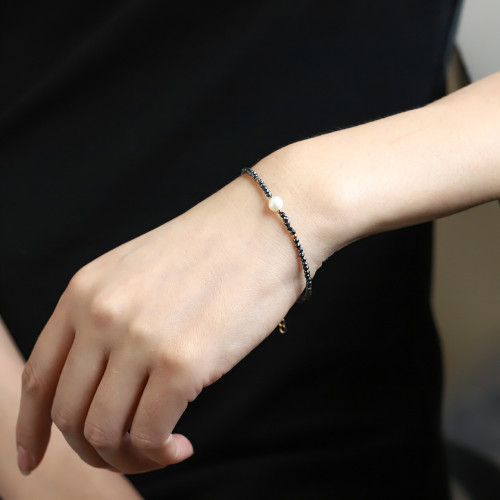 Náramok z pozlátenej chirurgickej ocele a hematitu MBSS185BK